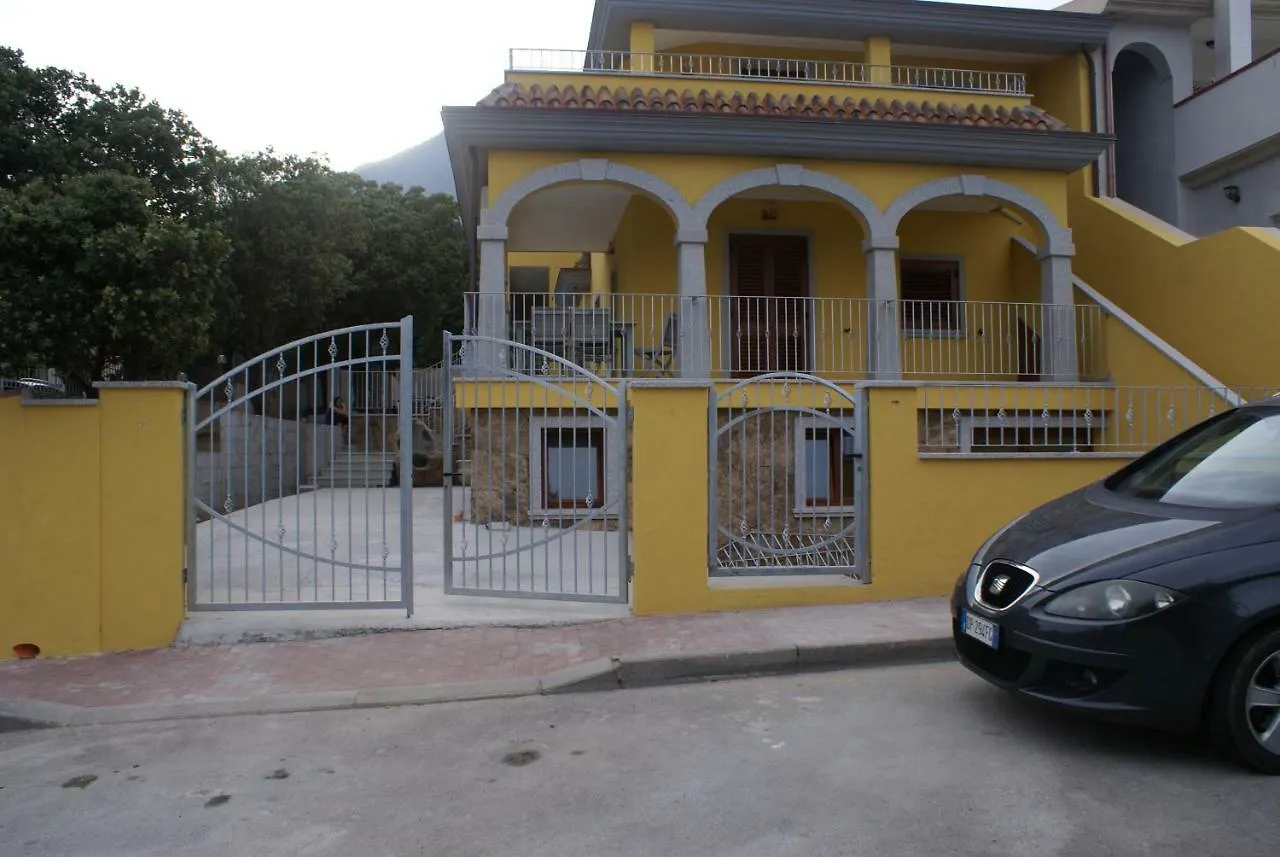 Villa casa mariolu 2 piano mansarda Cala Gonone Casa vacanze